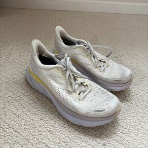 Hoka Clifton 8 White with soft yellow stripe size 7.5